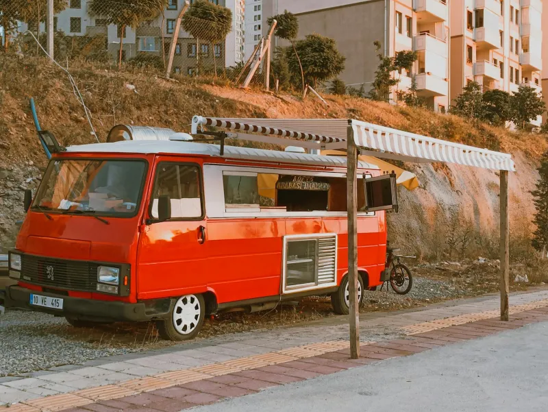 The Busted Diner That Rolled Into History: How One Man's Bankruptcy Created America's Mobile Food Empire